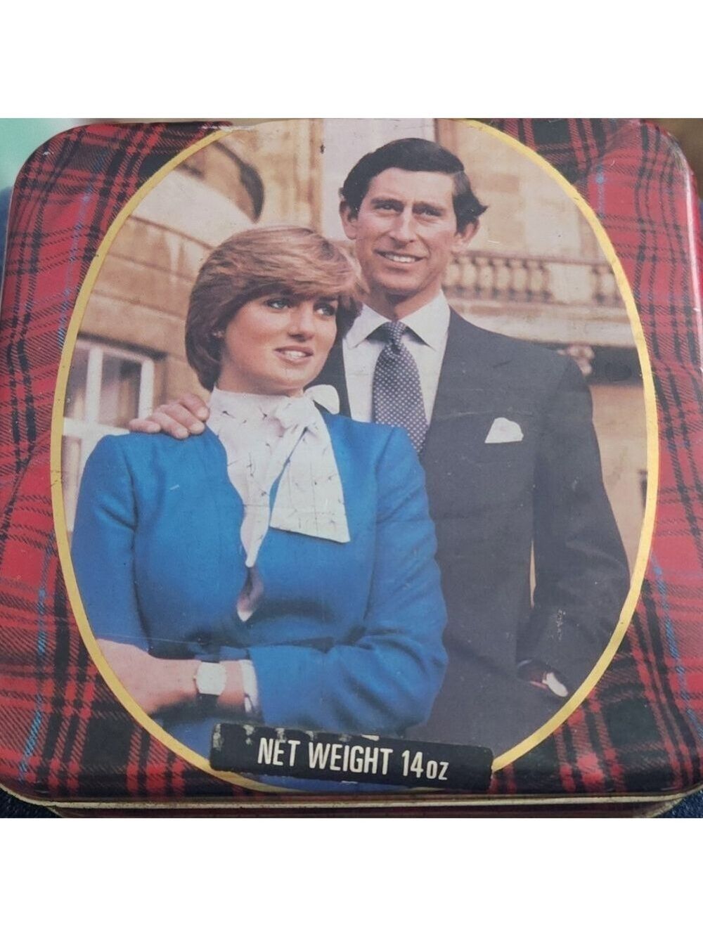 Vintage 1981 Walkers Souvenir Tin  Marriage Of Prince Charles & Lady Diana  6.5"